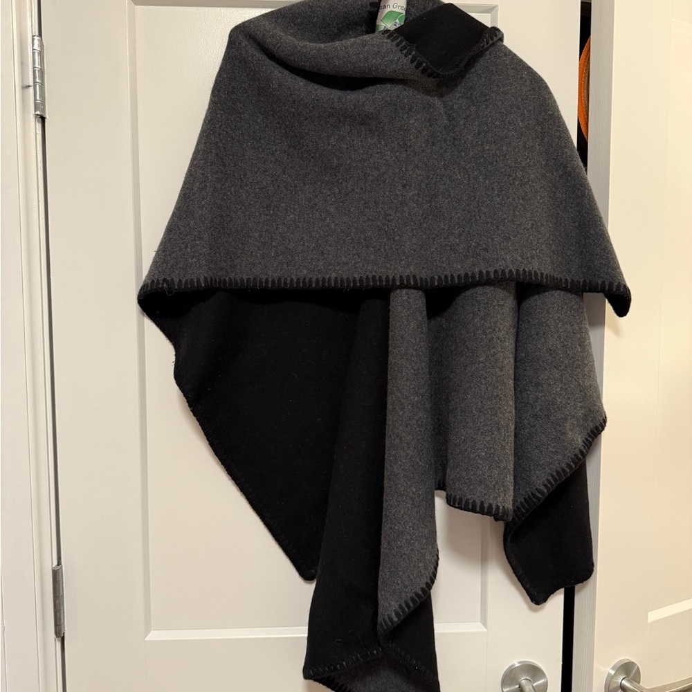 100% Cashmere double-thick reversible wrap